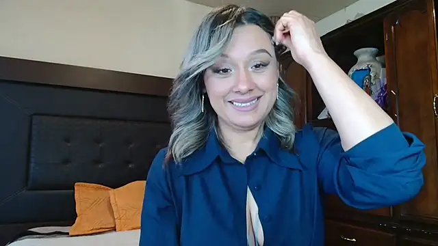 aitanalove  online show from May 2026 11:30:02 PM
