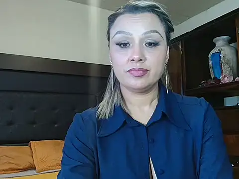 aitanalove  online show from February 2026 11:01:02 PM