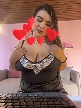 TianaRios Pink online show from May 2026 07:17:01 PM
