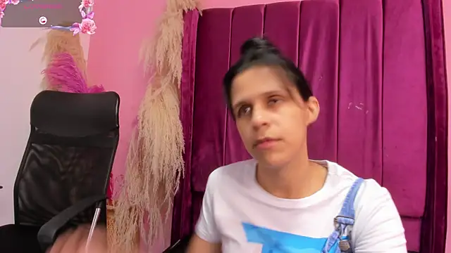 mitzukywinteer online show from April 2026 08:10:01 PM