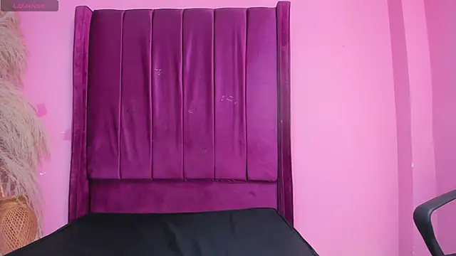 mitzukywinteer online show from April 2026 08:26:02 PM