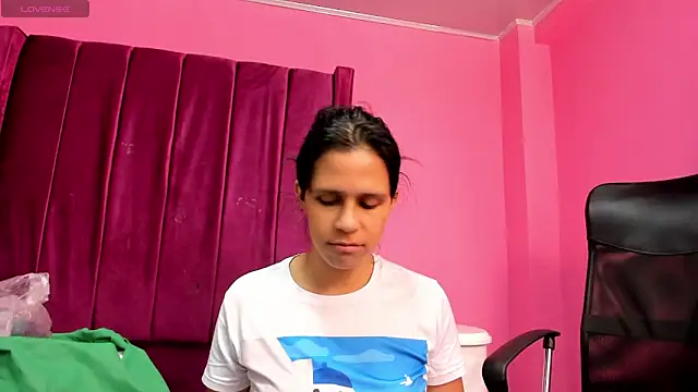 mitzukywinteer online show from May 2026 08:50:01 PM