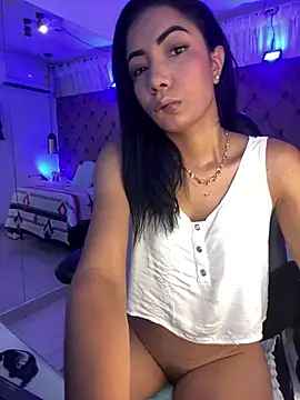 Auri   online show from May 2026 07:32:02 PM