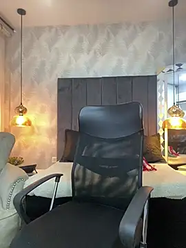 Auri   online show from May 2026 11:29:02 AM