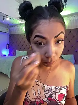 Auri   online show from March 2026 07:37:02 PM