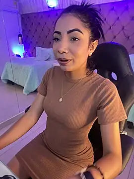 Auri   online show from March 2026 07:38:01 PM