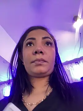 Auri   online show from February 2026 07:30:02 PM