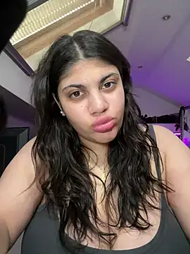 MinaKhalina online show from May 2026 12:13:02 PM