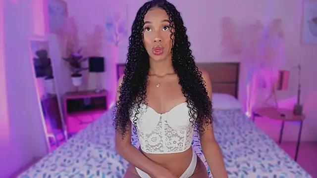 KaryMooon online show from February 2026 07:25:01 PM