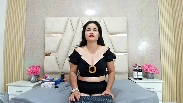 CrystallGomes online show from April 2026 09:27:01 AM