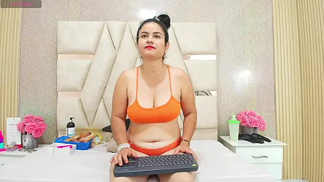 CrystallGomes online show from April 2026 04:26:01 PM