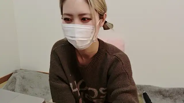 yumi0025 online show from February 2026 12:44:02 AM