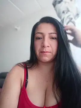 Snapshot of Katysaez chatting on May 2026 09:44:01 PM Katysaez online show from May 2026 09:44:01 PM