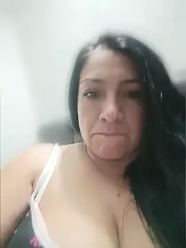 Snapshot of Katysaez chatting on June 2026 04:34:01 AM Katysaez online show from June 2026 04:34:01 AM