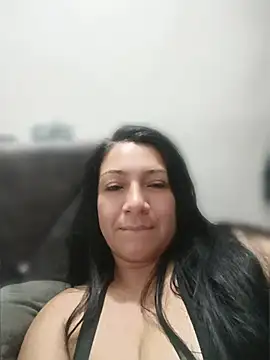 Snapshot of Katysaez chatting on May 2026 09:28:02 AM Katysaez online show from May 2026 09:28:02 AM