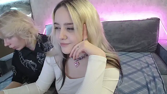 fray and lilla online show from March 2026 08:45:01 PM