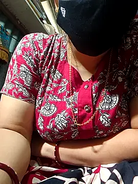 Snapshot of diyabannerjee chatting on February 2026 03:28:01 AM diyabannerjee online show from February 2026 03:28:01 AM