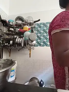 Hot-Tinaa online show from May 2026 08:43:02 AM
