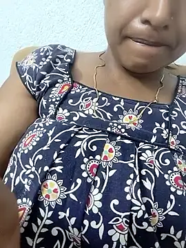 Hot-Tinaa online show from April 2026 02:17:01 AM