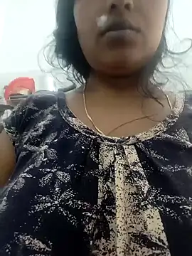 Hot-Tinaa online show from April 2026 04:52:02 AM