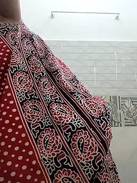 Hot-Tinaa online show from May 2026 03:55:02 AM