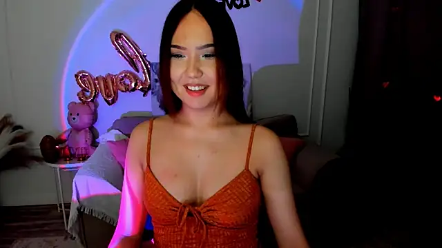 GlowMe online show from February 2026 06:43:02 PM