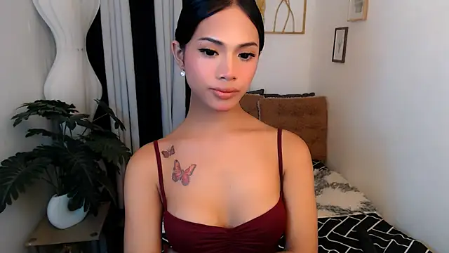 Snapshot of PrettyChloe_Ts chatting on June 2026 03:57:01 PM PrettyChloe Ts online show from June 2026 03:57:01 PM