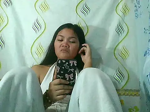 PinaySkinnyJust18 online show from April 2026 01:29:02 AM