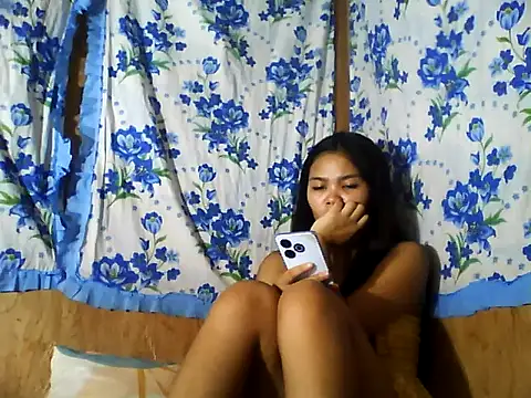 Snapshot of PinaySkinnyJust18 chatting on July 2026 04:19:01 AM PinaySkinnyJust18 online show from July 2026 04:19:01 AM