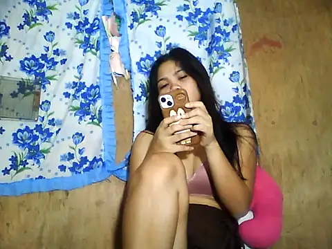 Snapshot of PinaySkinnyJust18 chatting on June 2026 09:34:02 PM PinaySkinnyJust18 online show from June 2026 09:34:02 PM