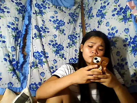 Snapshot of PinaySkinnyJust18 chatting on June 2026 10:43:02 PM PinaySkinnyJust18 online show from June 2026 10:43:02 PM