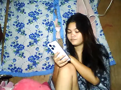 Snapshot of PinaySkinnyJust18 chatting on June 2026 09:52:02 PM PinaySkinnyJust18 online show from June 2026 09:52:02 PM