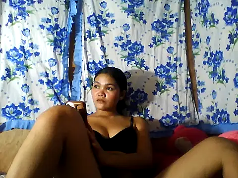 Snapshot of PinaySkinnyJust18 chatting on July 2026 05:52:01 AM PinaySkinnyJust18 online show from July 2026 05:52:01 AM