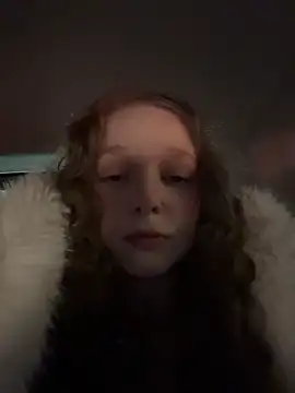 Snapshot of outside_rosy chatting on March 2026 04:07:01 PM outside rosy online show from March 2026 04:07:01 PM