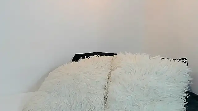 annarosse  online show from April 2026 12:01:01 PM