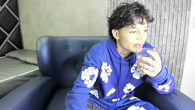 Dogan Renzo0 online show from February 2026 08:31:02 PM