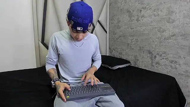 Dogan Renzo0 online show from February 2026 11:30:02 AM