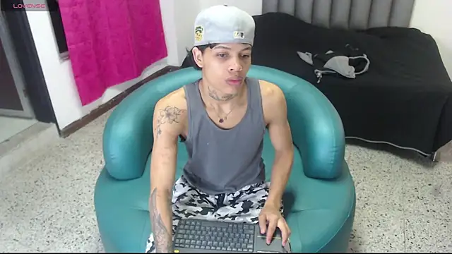 Snapshot of Dogan_Renzo0 chatting on March 2026 11:36:01 AM Dogan Renzo0 online show from March 2026 11:36:01 AM