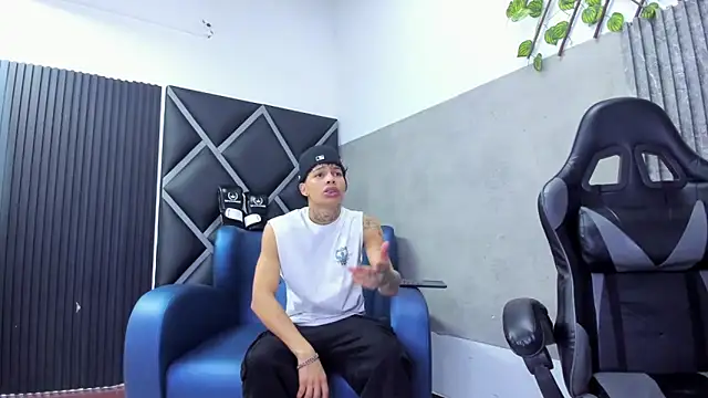 Dogan Renzo0 online show from February 2026 07:03:02 PM