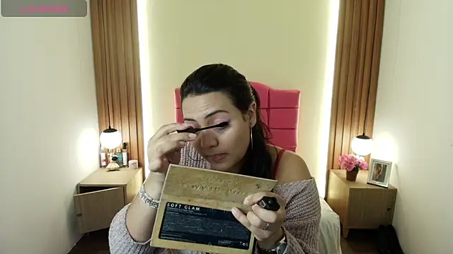 Snapshot of IvonneRoss_ chatting on April 2026 11:55:02 AM IvonneRoss online show from April 2026 11:55:02 AM