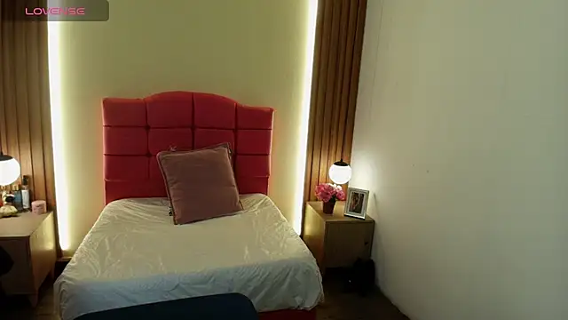 Snapshot of IvonneRoss_ chatting on April 2026 11:56:02 AM IvonneRoss online show from April 2026 11:56:02 AM