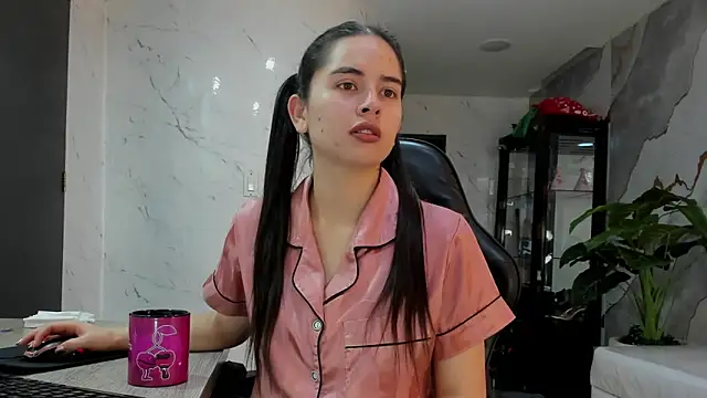 Qetsyah tf online show from March 2026 01:23:02 PM