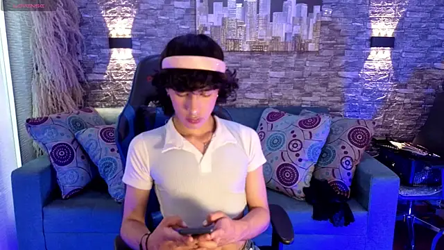 santii foxs online show from January 2026 12:53:01 PM