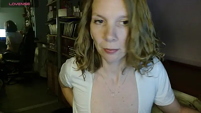 Daisy Lovely online show from May 2026 04:16:01 PM