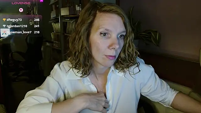 Daisy Lovely online show from May 2026 04:37:01 PM