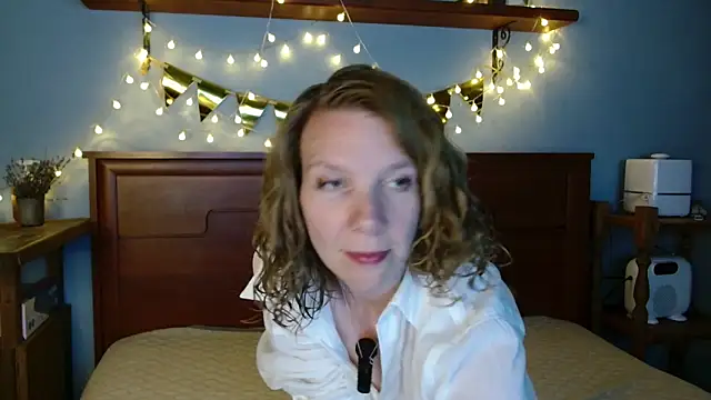 Daisy Lovely online show from June 2026 04:35:01 AM
