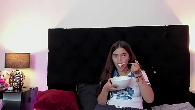 queen missy online show from April 2026 08:20:02 PM