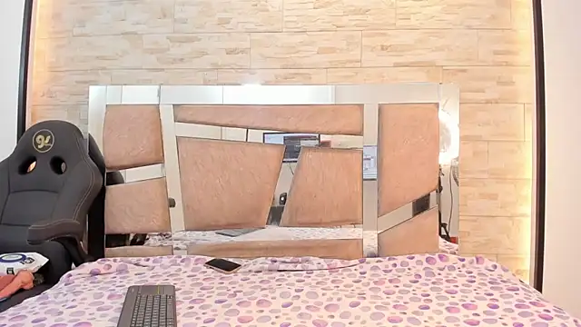 kendall grace online show from April 2026 11:23:02 AM