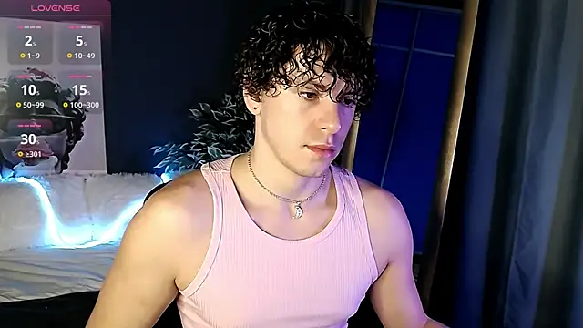 Snapshot of TylerGibson chatting on June 2026 03:28:02 AM TylerGibson online show from June 2026 03:28:02 AM