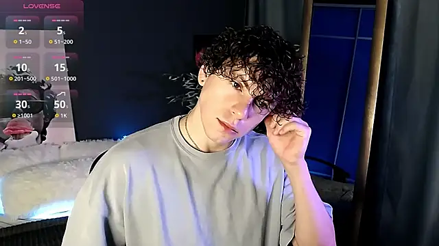Snapshot of TylerGibson chatting on June 2026 03:28:01 AM TylerGibson online show from June 2026 03:28:01 AM